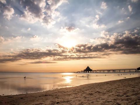 Ein Strand von der Sonne gek&uuml;sst...