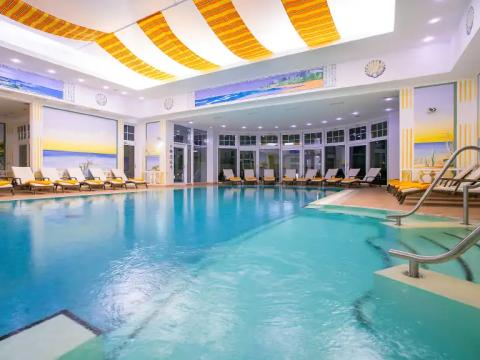 Unser Innenpool ist gro&szlig;z&uuml;gig gestaltet