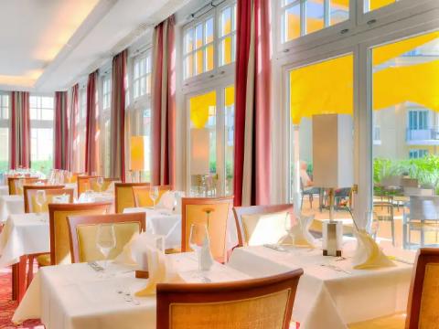 Fr&uuml;hst&uuml;ck und Abendessen mit Ausblick