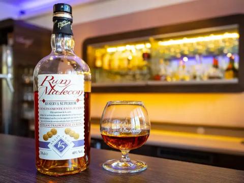 Auswahl an Rum-Spezialit&auml;ten