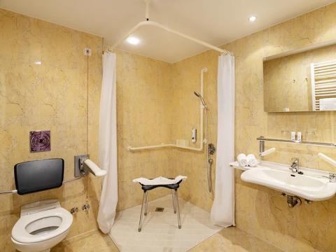 Barrierefreies Bad mit Dusche