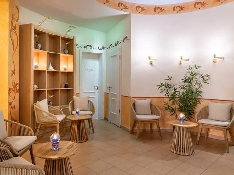 Unser Wellness-Team empf&auml;ngt Sie mit umfang&shy;reichen Wellnessanwendungen